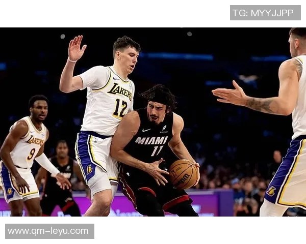 哈克斯表现出色14投7中贡献17分4篮板3助攻1盖帽助球队取得胜利